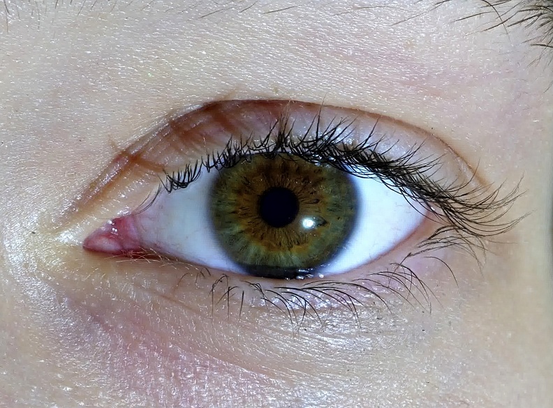 ojo izquierdo de Aina_01.jpg