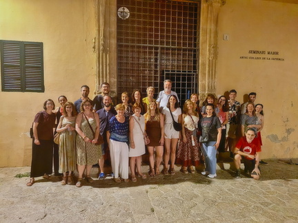 Grup de Josep en la porta del Seminari Major