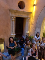 porta renacentista en la Posada de Terrasanta